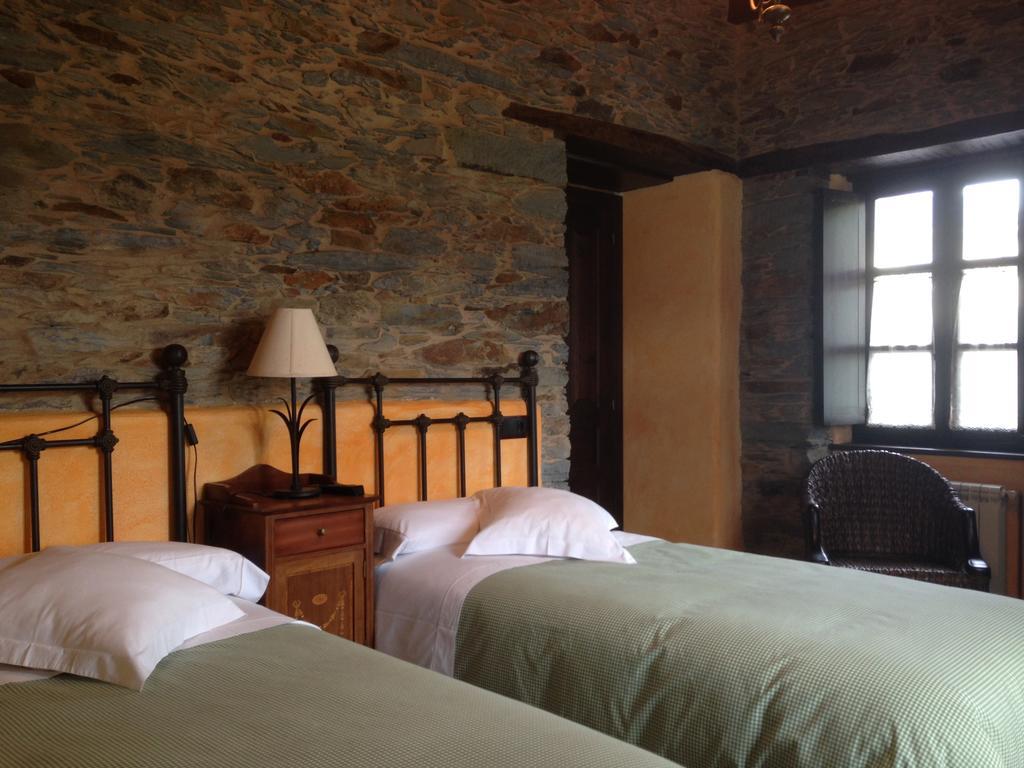 Casa De Aldea El Conceyu Guest House Navia Luaran gambar